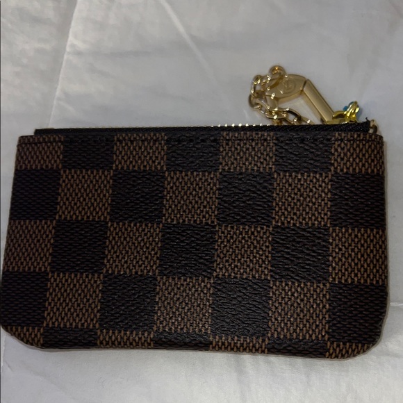 Louis Vuitton Brown Checkered Key Pouch with Gold Chain - Picture 4 of 6